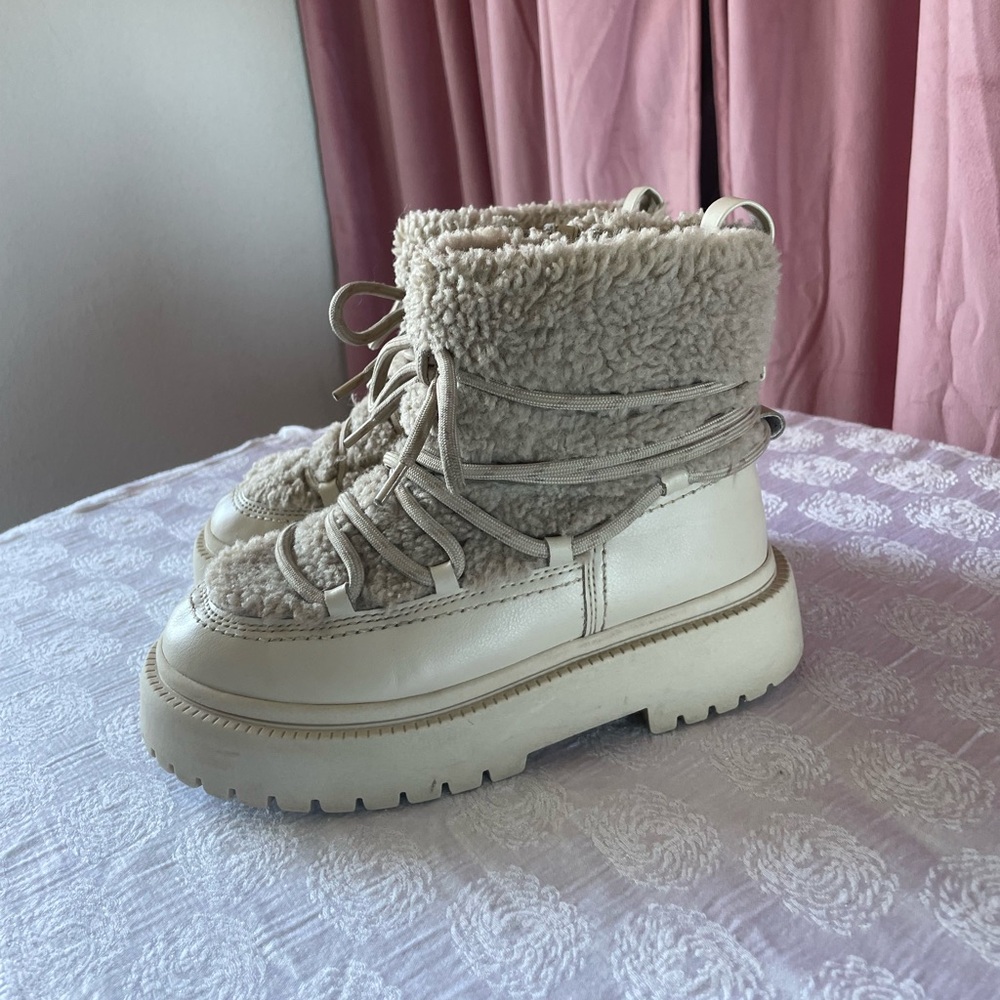 Zara Sherpa lug boots